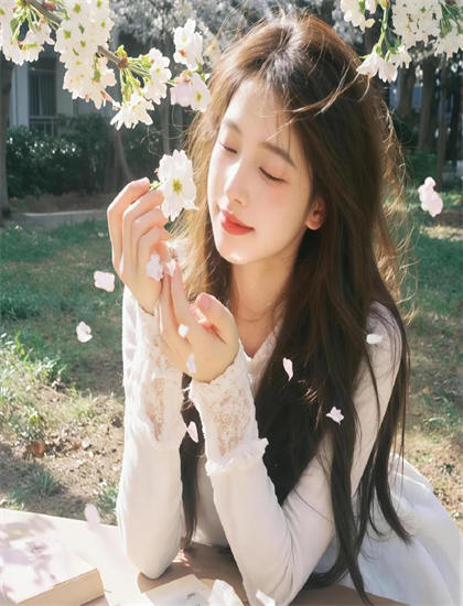 女朋友弄成小喷泉的样子视频-《好东西》免费播放完整版